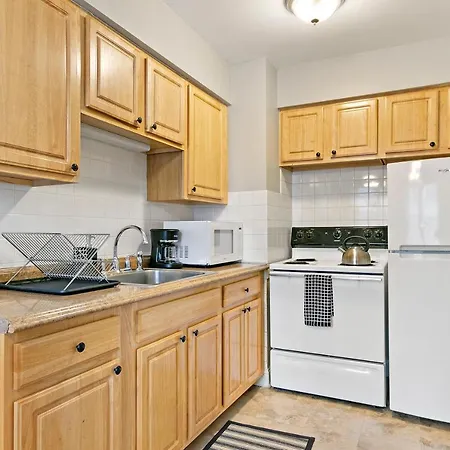 Cozy & Well-Equipped Studio Apt In Lakeview - Oakdale 412